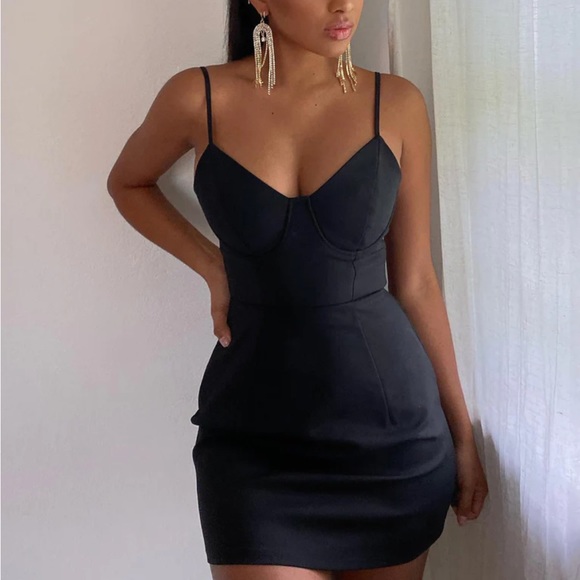 Princess Polly Dresses & Skirts - 🖤PRINCESS POLLY NOVELLA MINI DRESS🖤